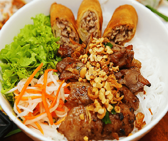 top 10 mon an ngon nhat o hue hut hon du khach ghe tham 8235 7