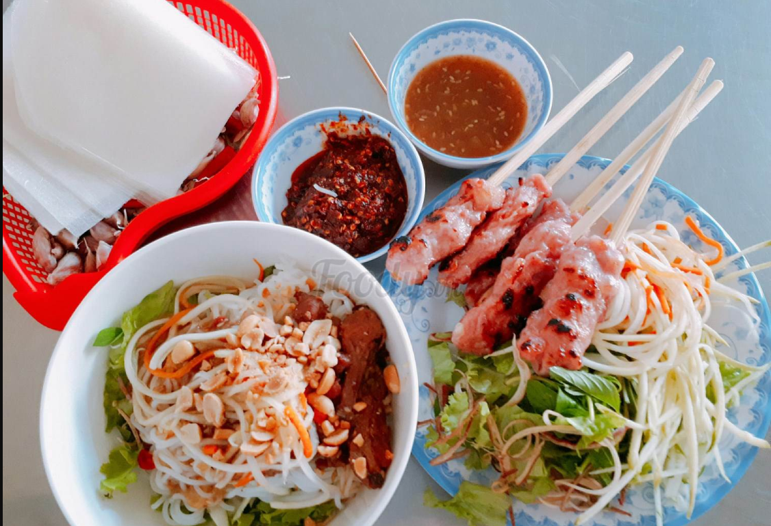 Top 5 quán nem lụi ngon ở Huế mà bạn nên tới một lần