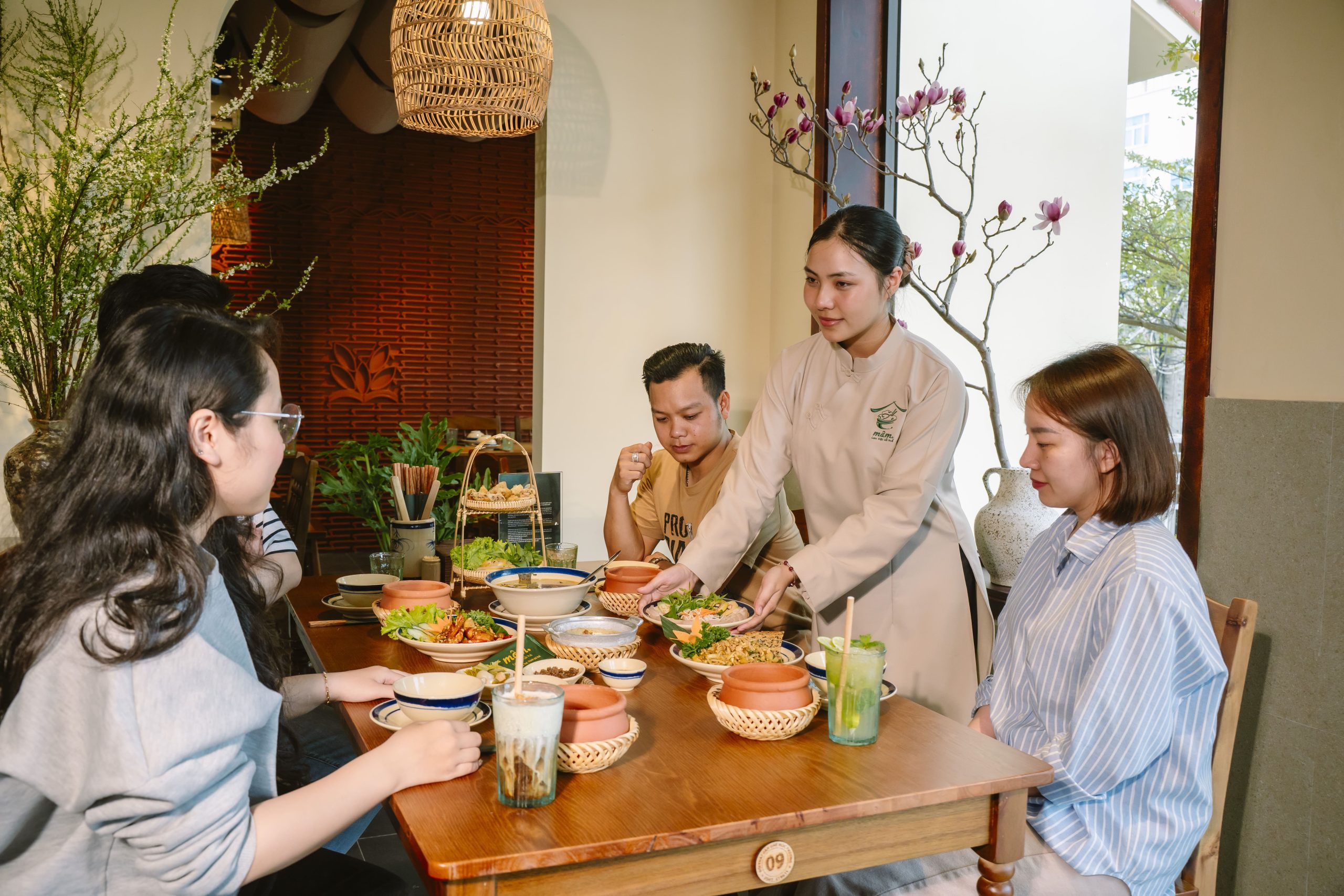 MÂM – Nhà hàng cơm Việt theo lối Huế
