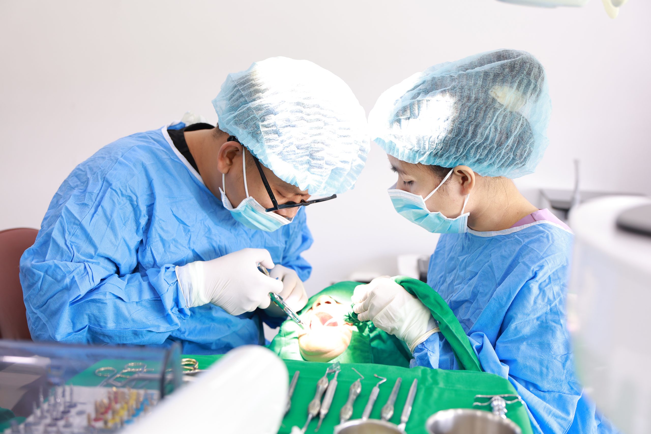 Cấy ghép Implant tại Huế: Phục hồi răng mất, khôi phục khả năng ăn nhai